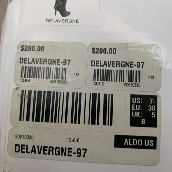 Boots - Picture 4 of 4